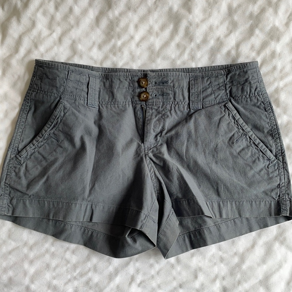 Old Navy Size 2 Gray Shorts